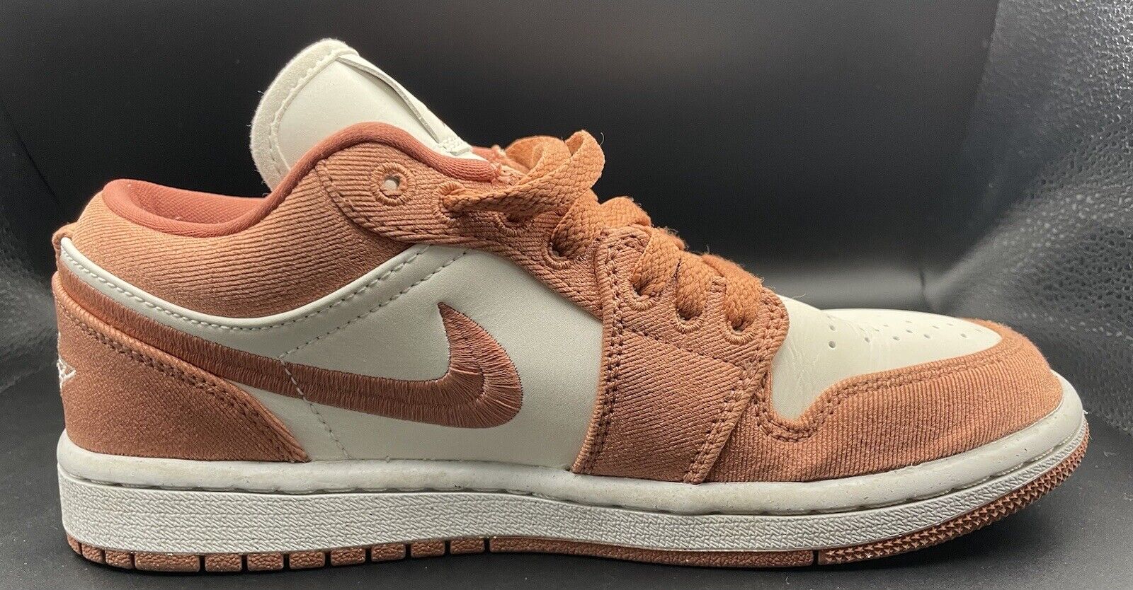 Women’s 6.5 Air Jordan 1 Low Se Peach Canvas Great Condition Used 🔥🔥