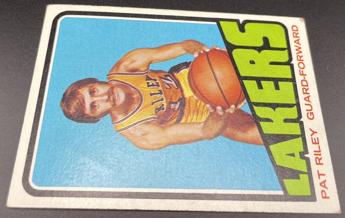 Pat Riley 1972 Topps #144 Los Angeles Lakers HOF, Five Time Nba Champion!!￼￼