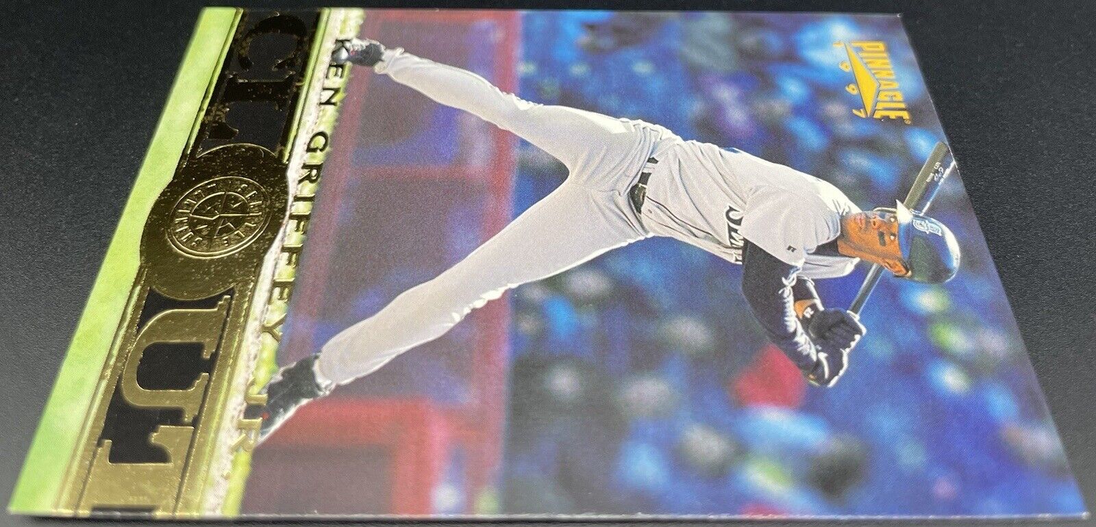 Ken Griffey, Jr.  1997 Pinnacle Clout #193 Seattle Mariners MLB Card