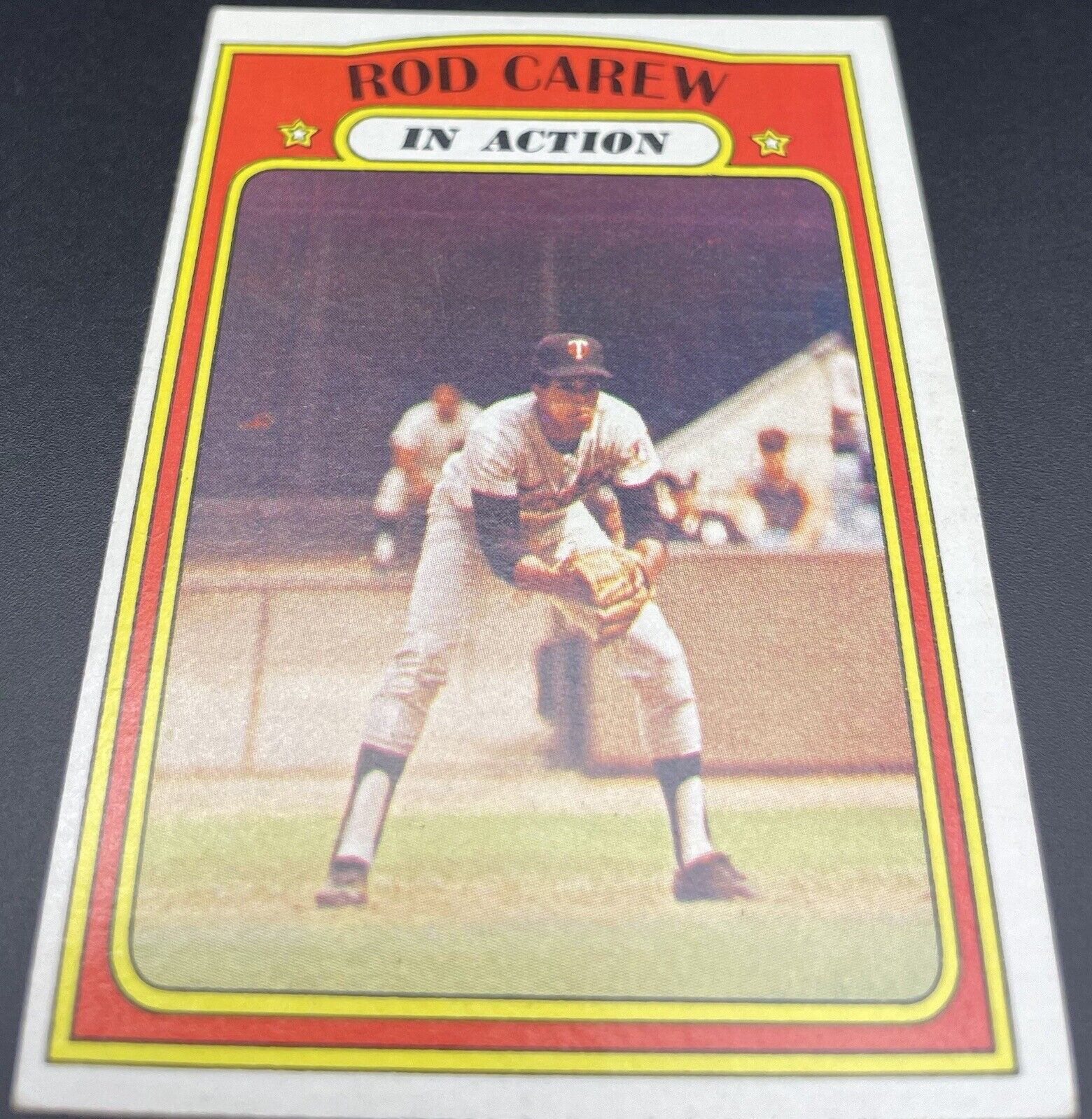 Rod Carew 1972 Topps #696 IN ACTION MINNESOTA TWINS 