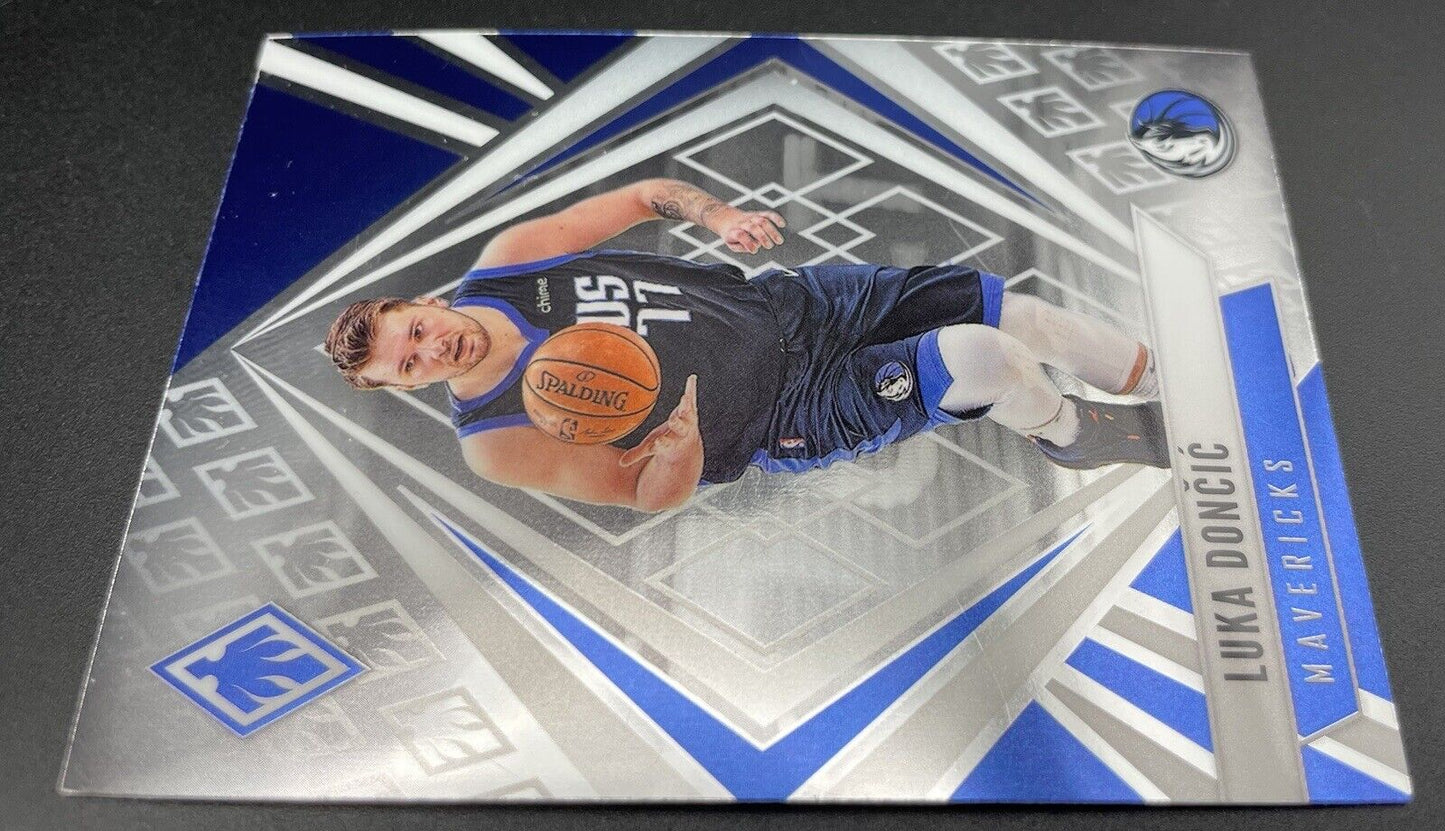 2020-21 Panini Chronicles - Phoenix #575 Luka Dončić