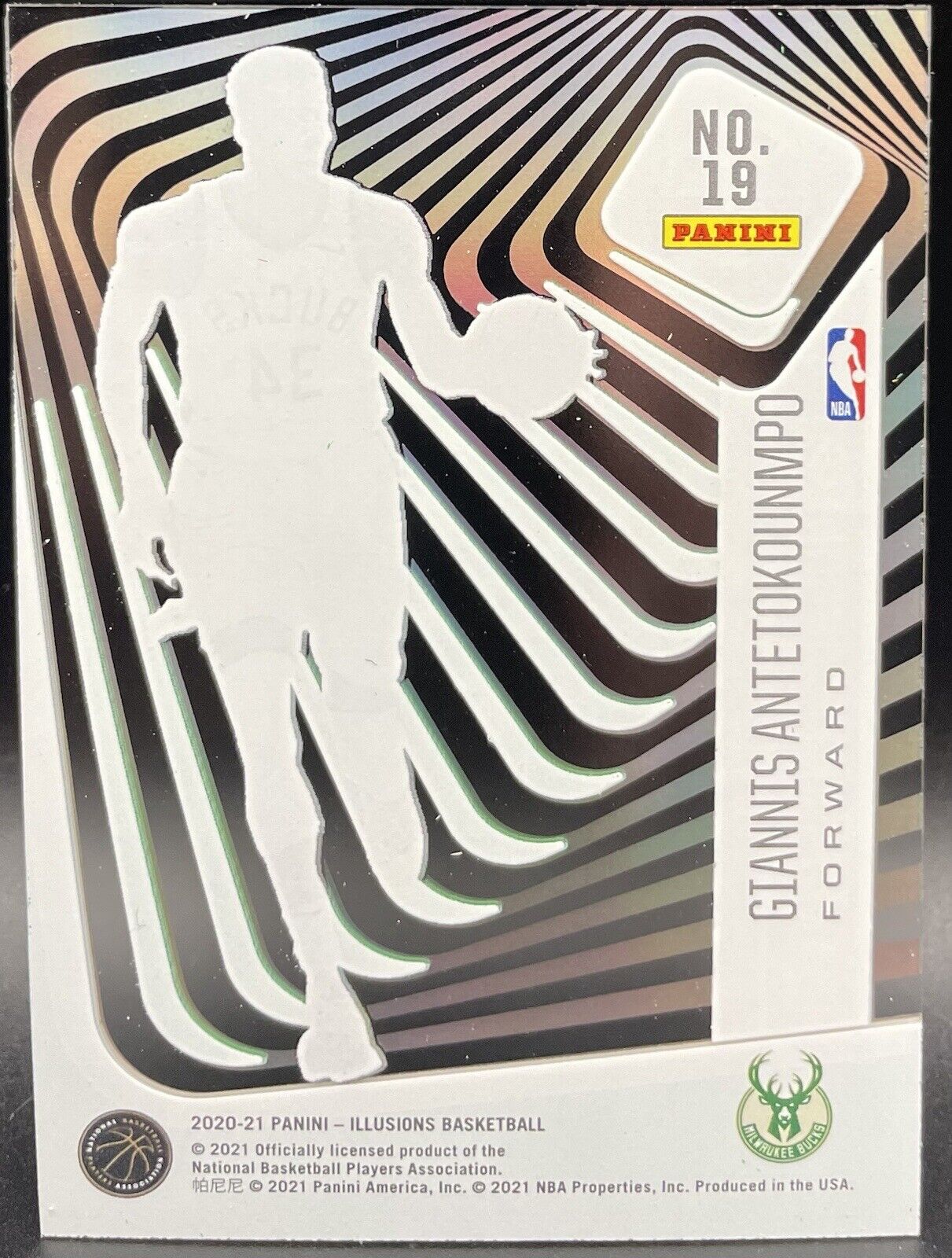 Giannis Antetokounmpo 2020-21 Panini Illusions Clear #19 Milwaukee Bucks