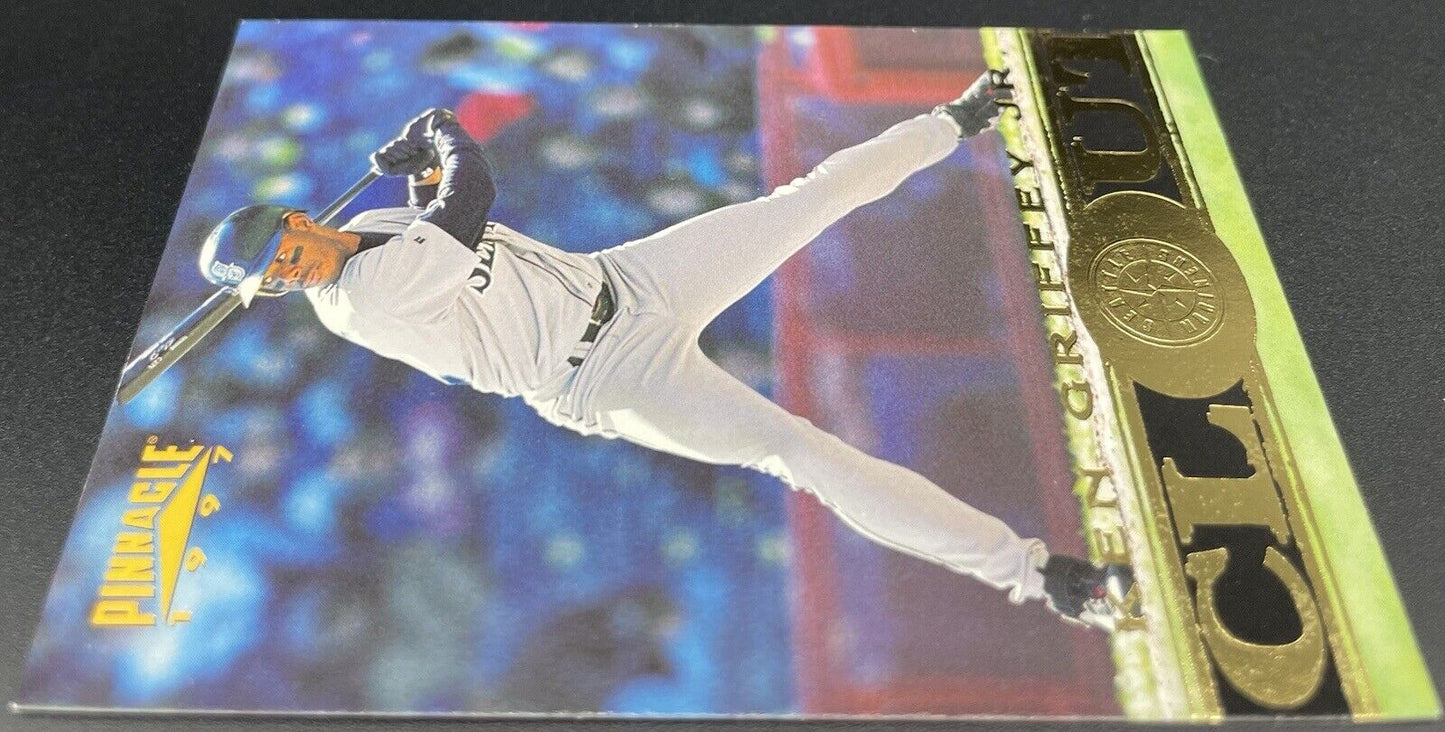 Ken Griffey, Jr.  1997 Pinnacle Clout #193 Seattle Mariners MLB Card