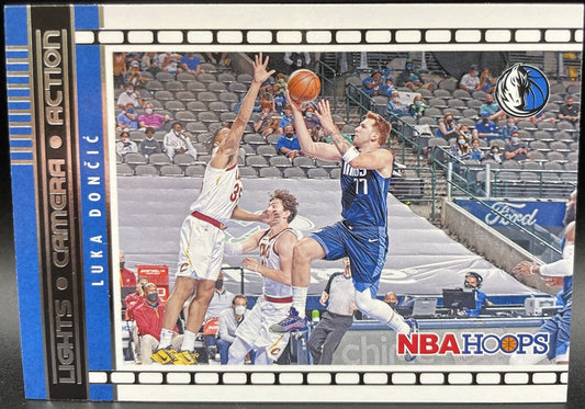 2021-22 Panini Hoops Light Camera Action Luka Doncic Dallas Mavericks #24 Lights