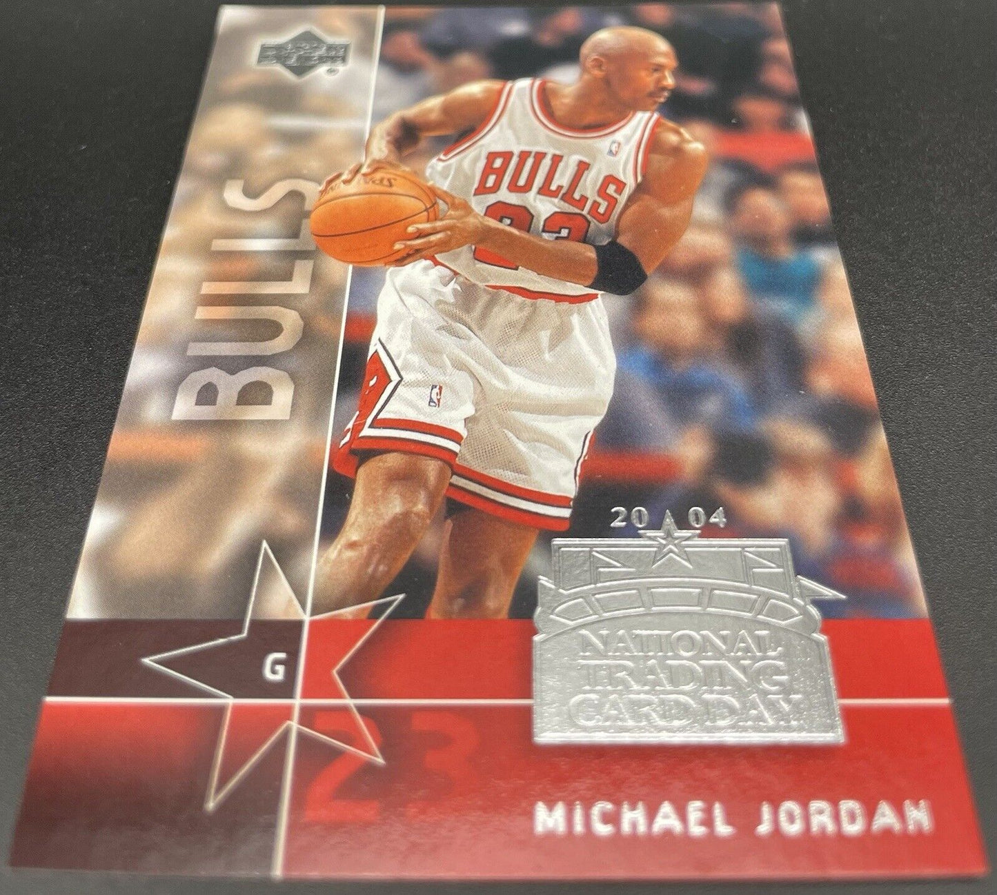 2004 UPPER DECK MICHAEL JORDAN NATIONAL TRADING CARD DAY #UD-8 CHICAGO BULLS HOF