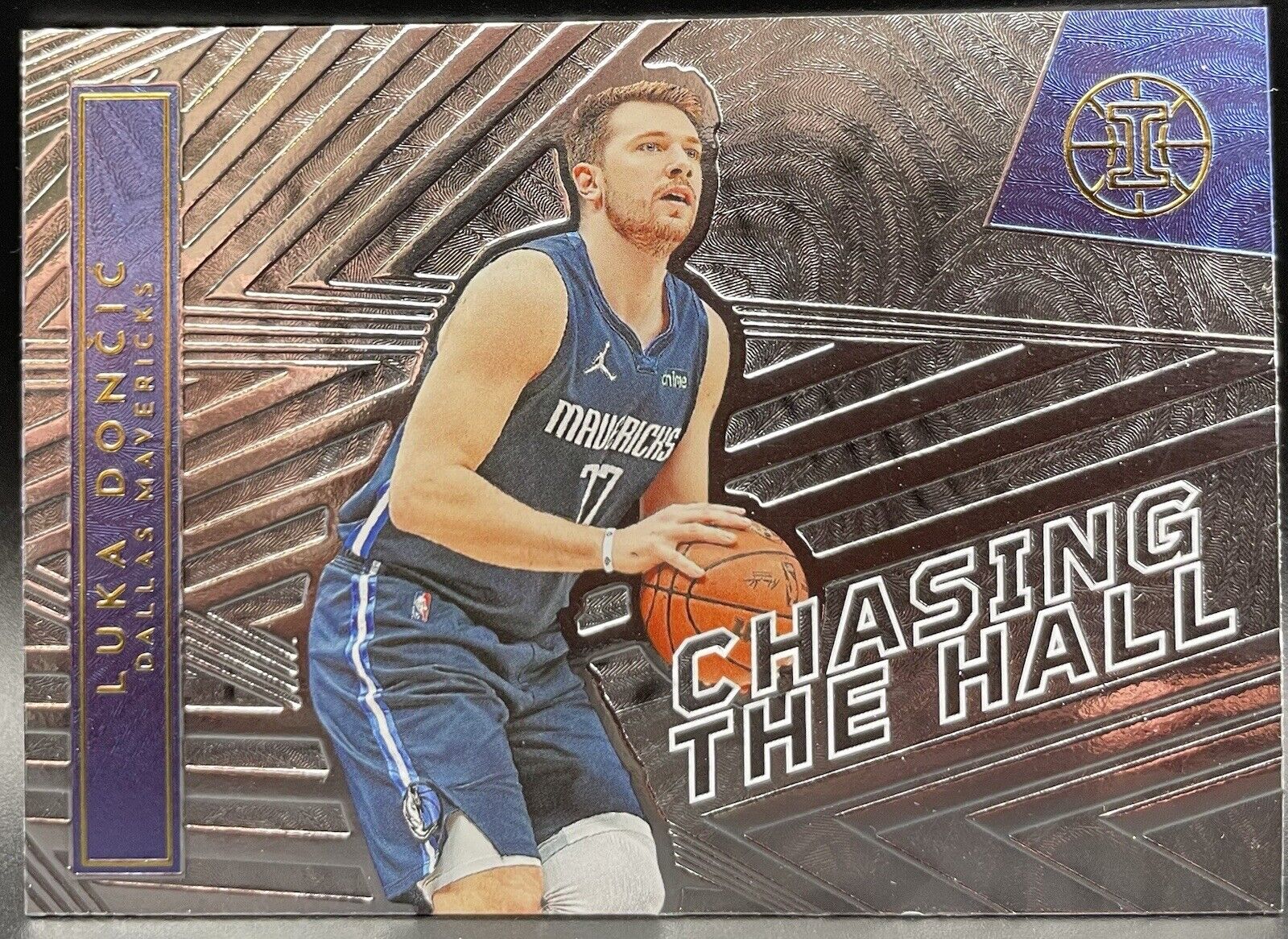 2021-22 Panini Illusions #7 Luka Doncic Chasing the Hall