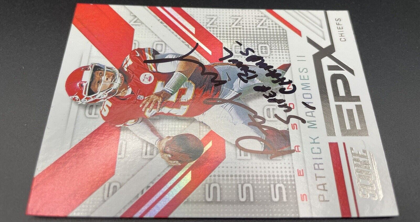 Patrick Mahomes II 2019 Panini Score Epic #ES-3 On Card Autograph Chiefs