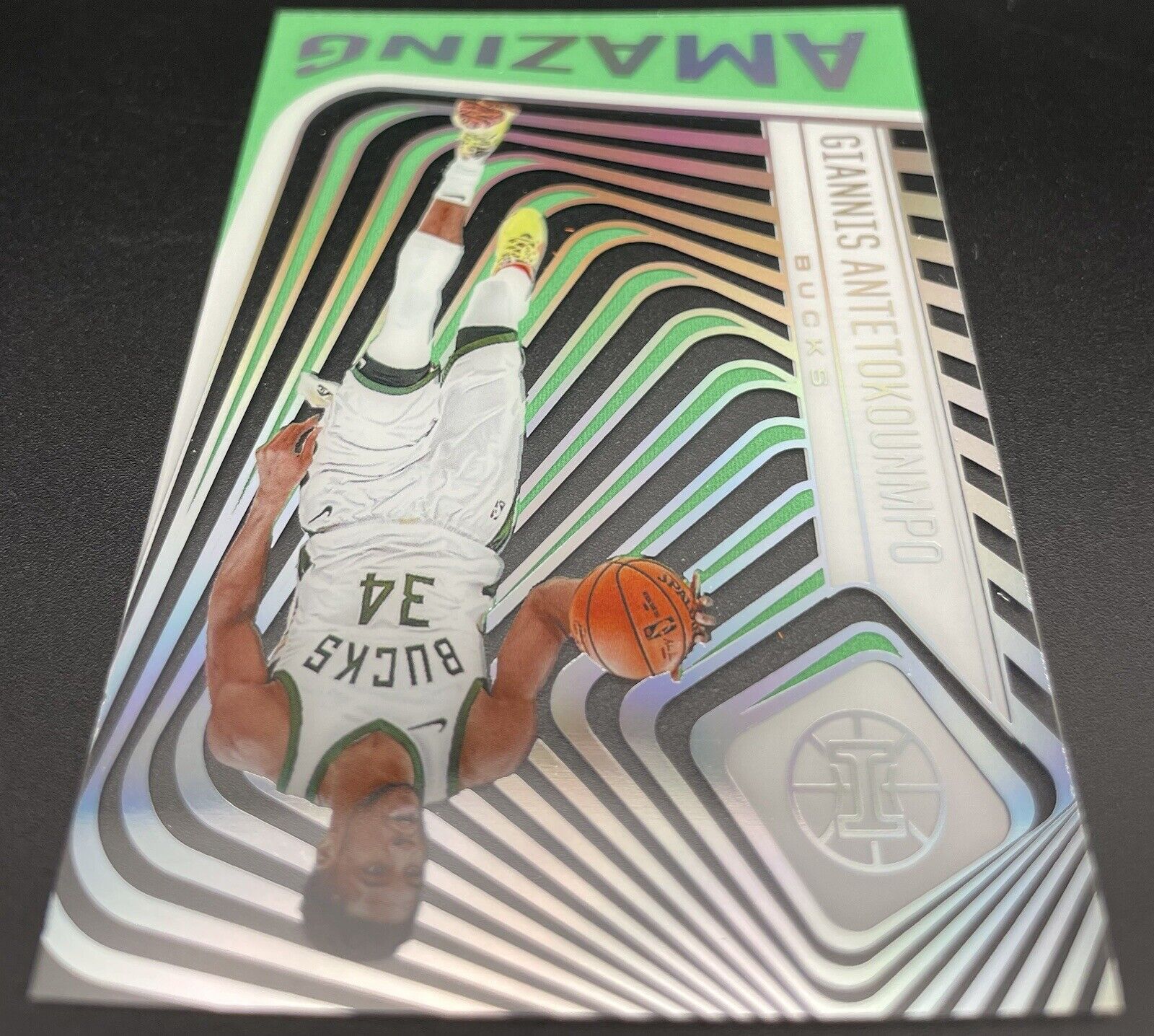 Giannis Antetokounmpo 2020-21 Panini Illusions Clear #19 Milwaukee Bucks