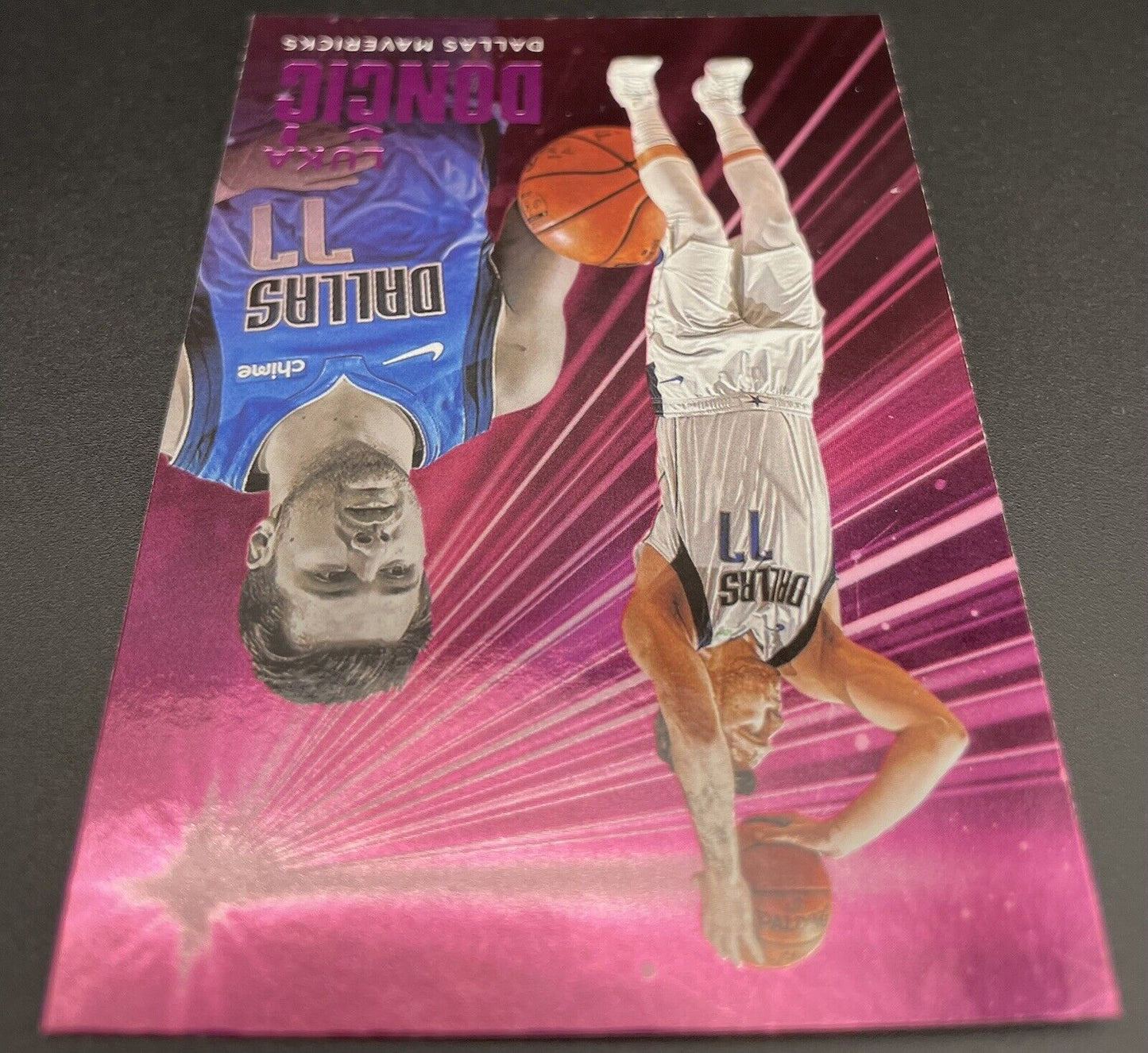 2020-21 Panini Chronicles - Essentials Pink #228 Luka Dončić