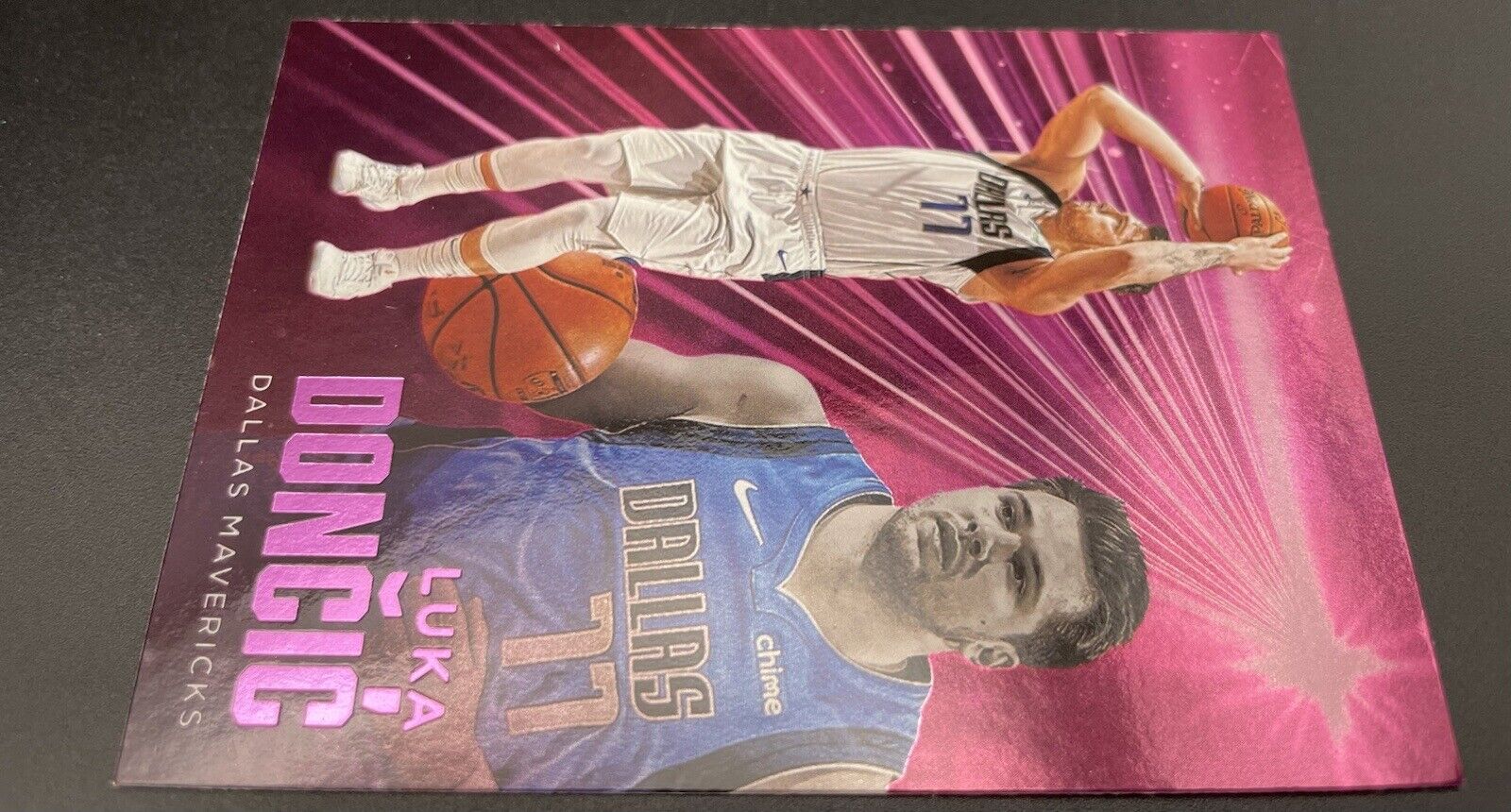 2020-21 Panini Chronicles - Essentials Pink #228 Luka Dončić