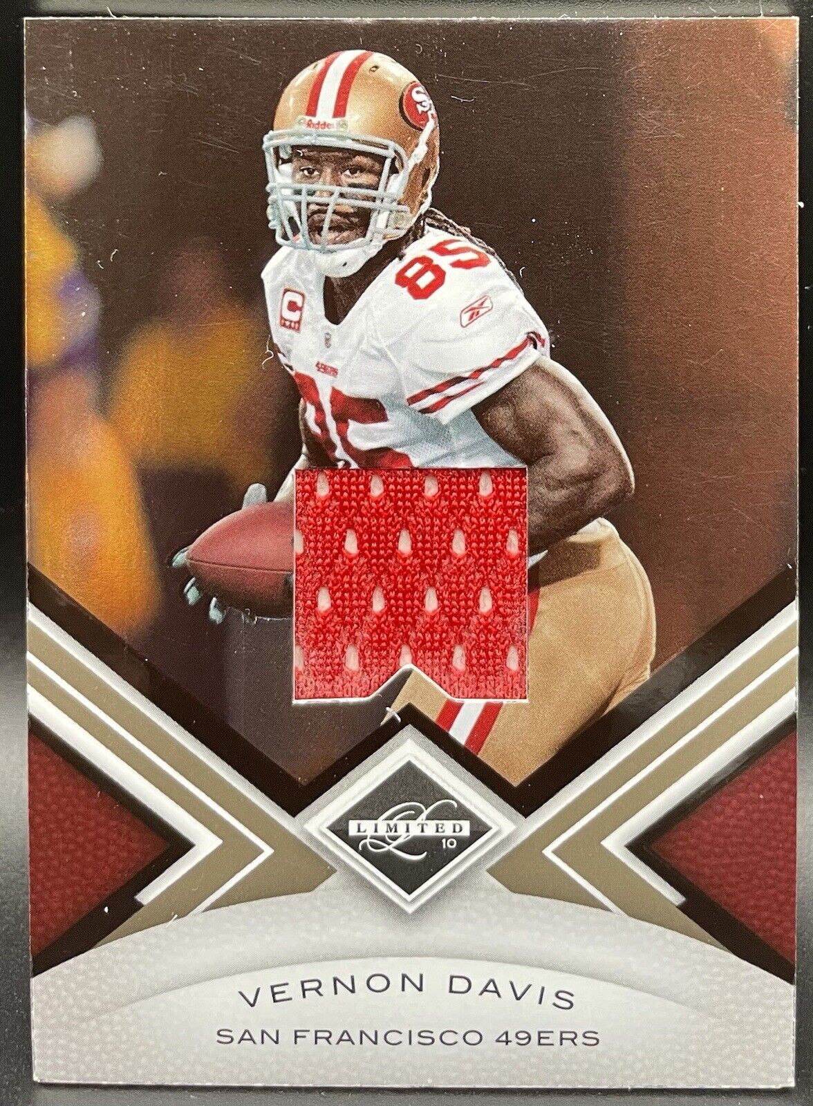 Vernon Davis 2010 Panini limited #84 Patch / 199 San Francisco 49Ers