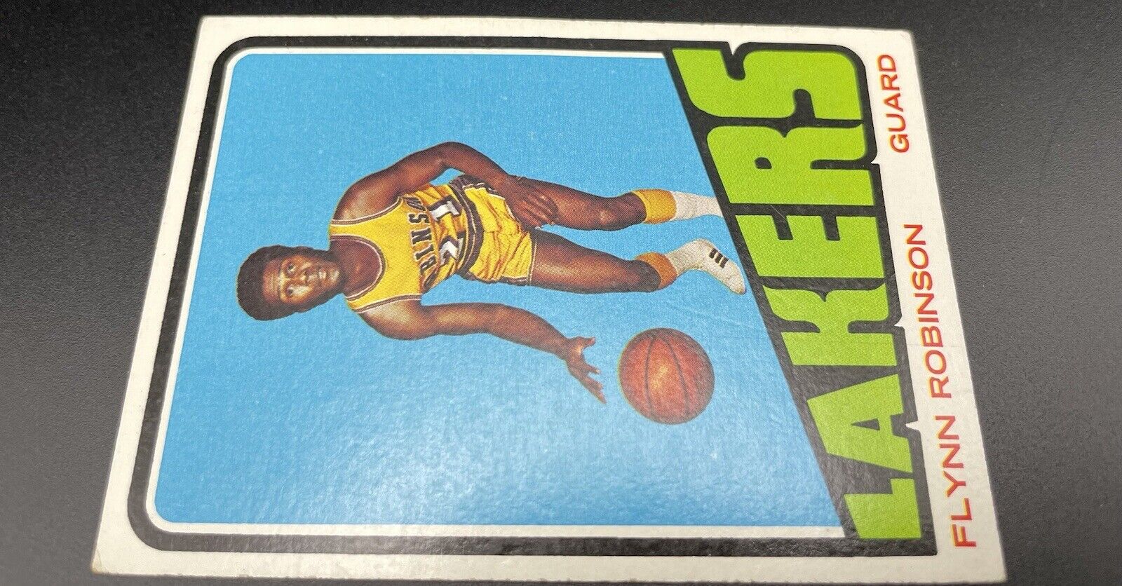 Flynn Robinson  1972 Topps #104 Los Angeles Lakers 