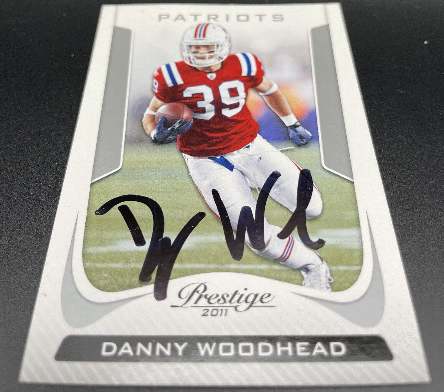 Danny Woodhead 2011 Panini #117 Autographed New England Patriots￼