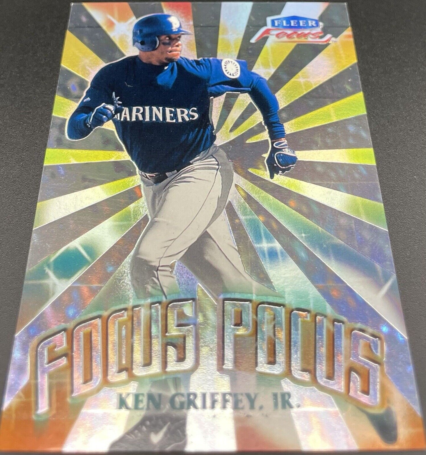 Ken Griffey Jr 2000 Fleer Skybox #8-10 focus pocus💥💥⚾️💥 RARE DON"T MISS THIS!