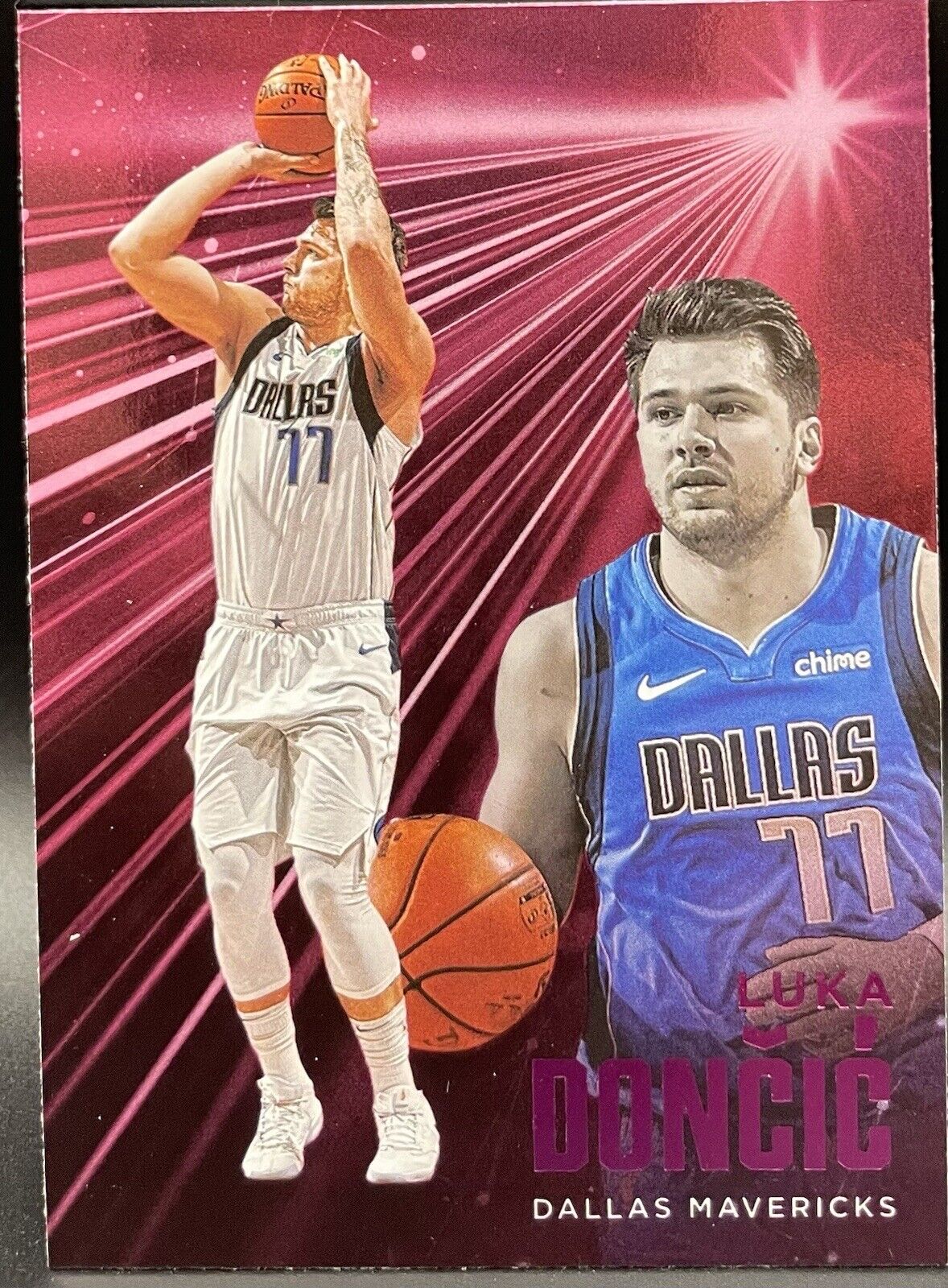 2020-21 Panini Chronicles - Essentials Pink #228 Luka Dončić